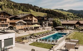 Hofgut Apartment & Lifestyle Resort Wagrain
